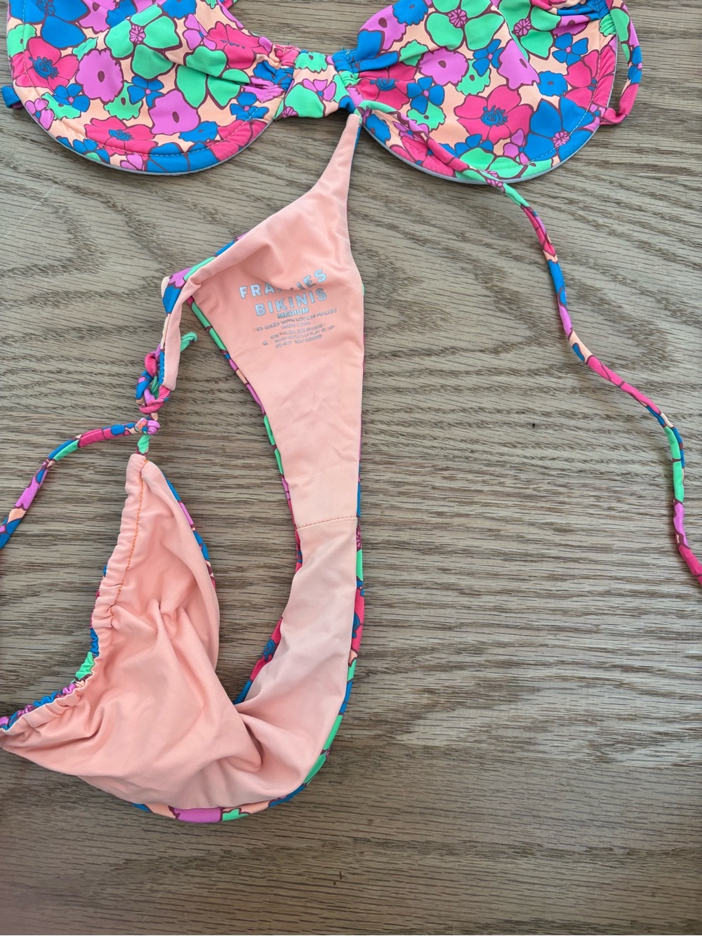 Frankie’s Bikinis set - Picture 2 of 4